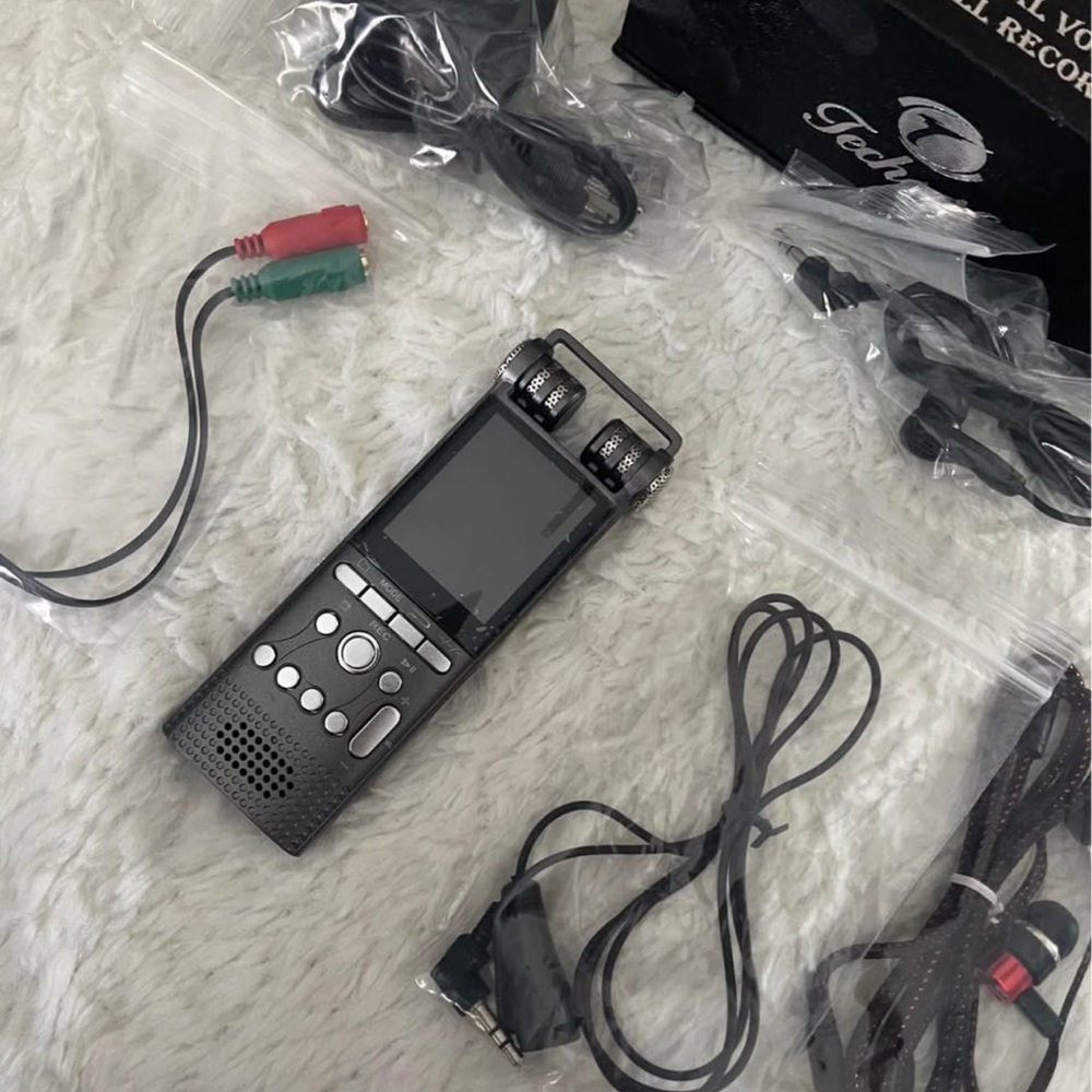 Vibe Black Digital Voice Recorder with Dual Microphones and LCD Screen - Picture 4 of 4